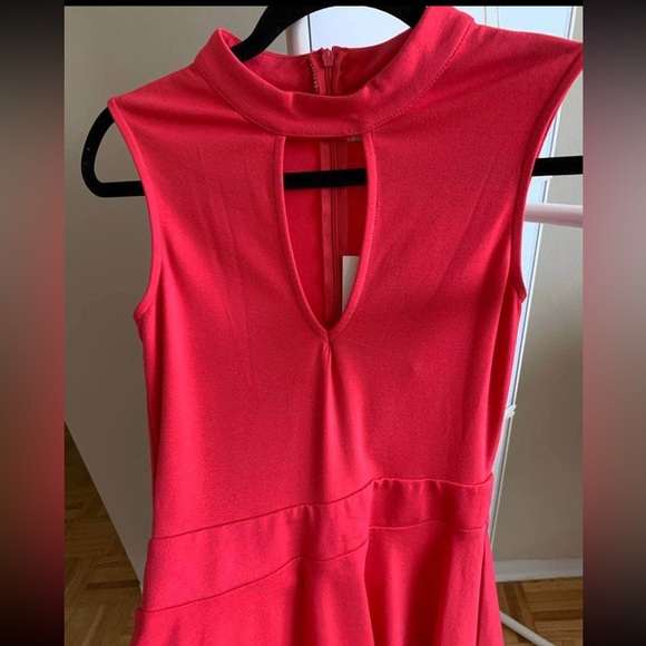 Dress - Picture 3 of 8